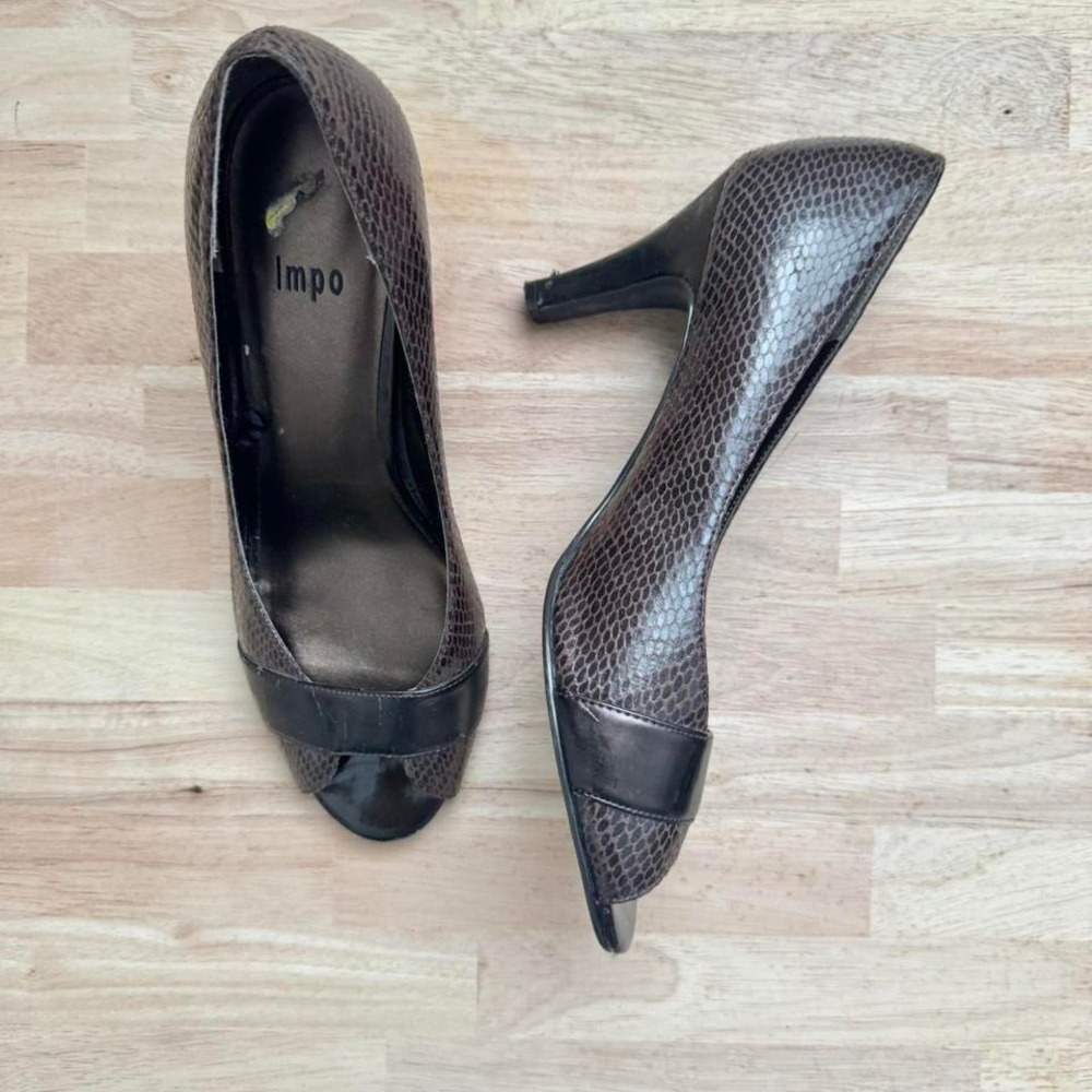 Chocolate brown snakeskin peep toe heel size‎ 9